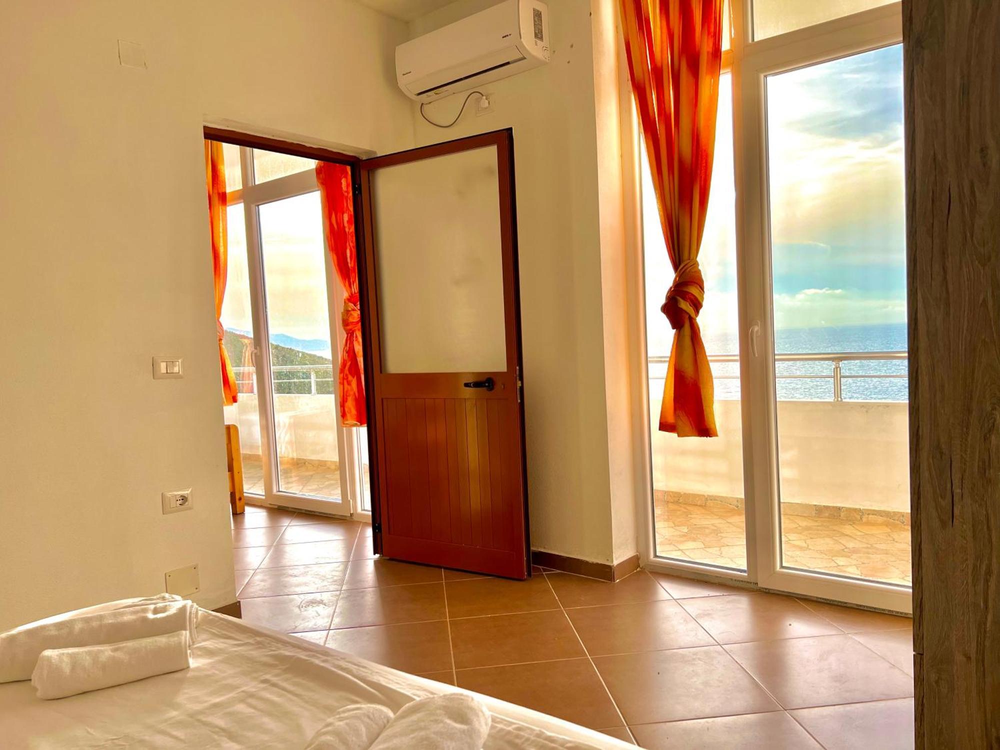 Redi'S Seaview Apartments Sarande Exterior photo
