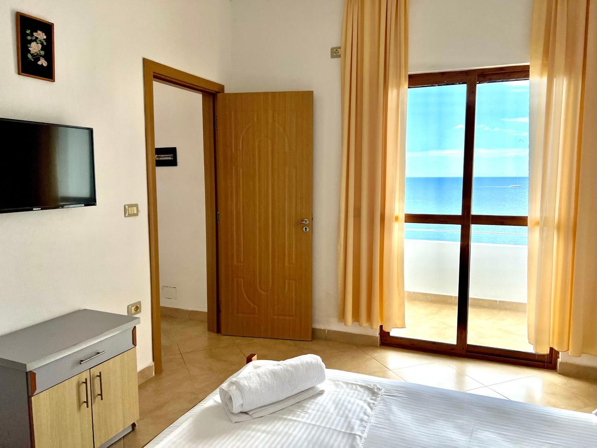 Redi'S Seaview Apartments Sarande Exterior photo