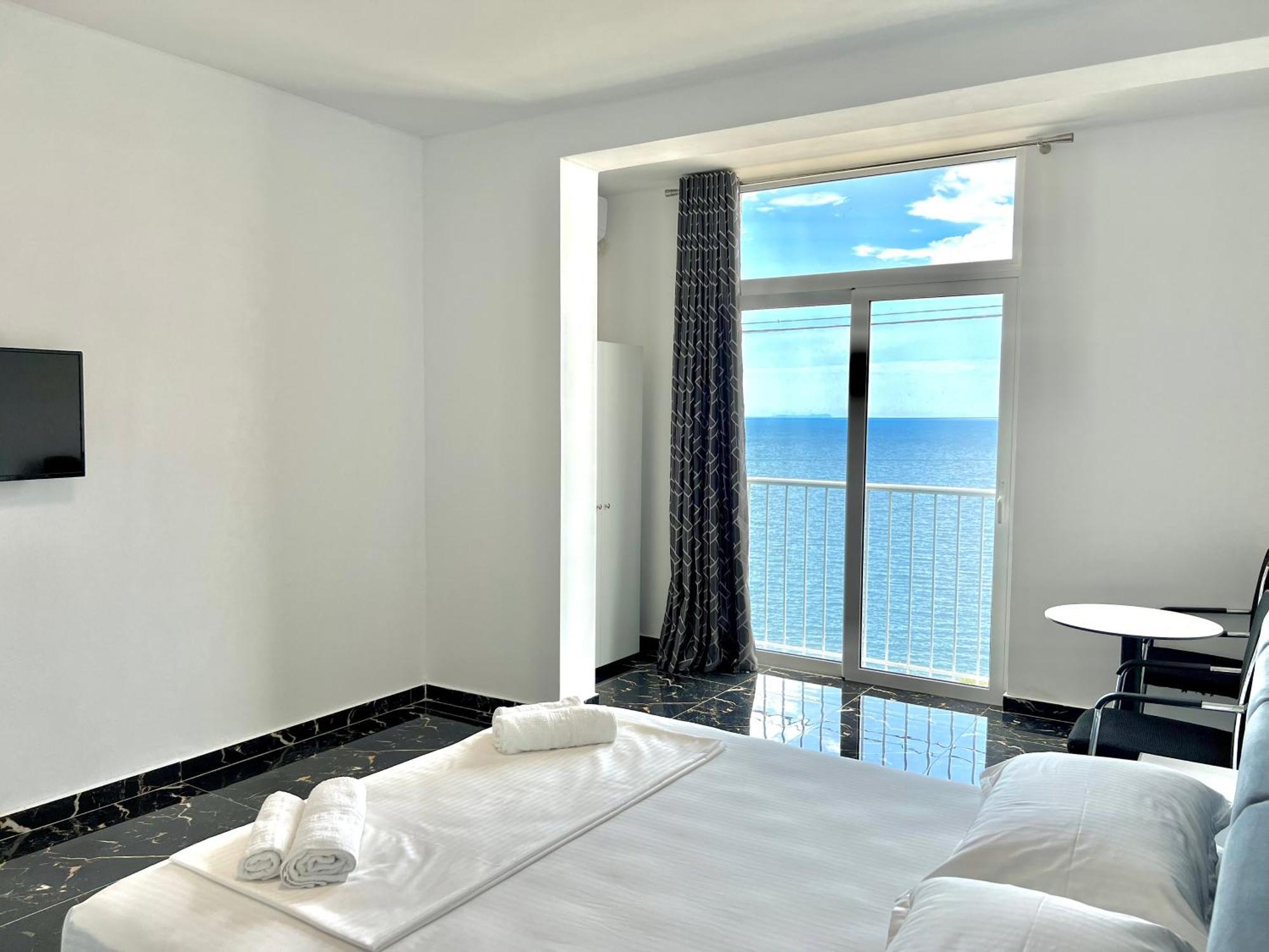 Redi'S Seaview Apartments Sarande Exterior photo